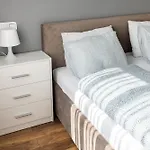 Beautiful Apartment Avia With Balcony In Cracow City