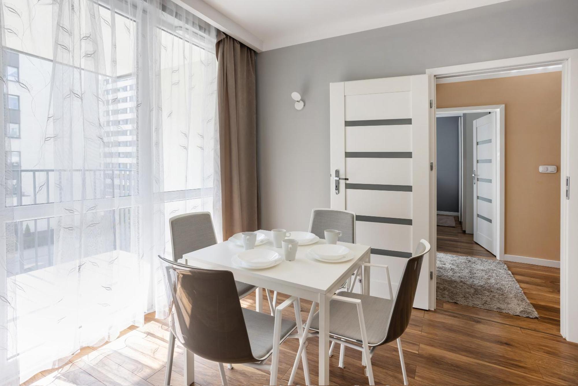 Beautiful Avia With Balcony In Cracow Apartment Krakow